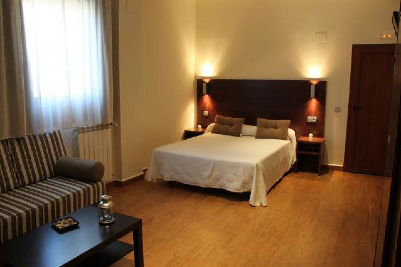Hotel Rural Arroyo La Plata By Bossh Hotels Jerez De Los Caballeros Exterior photo