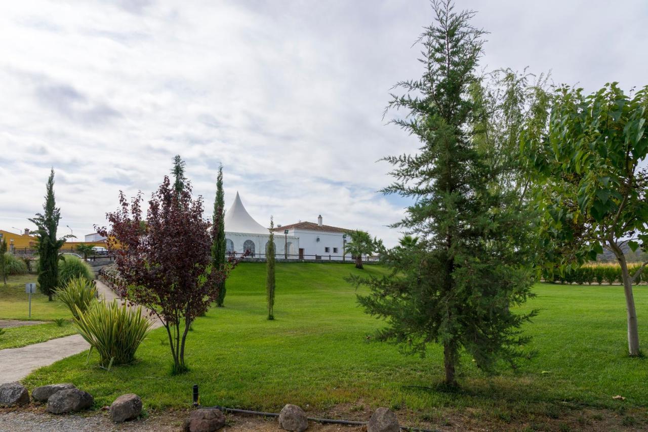 Hotel Rural Arroyo La Plata By Bossh Hotels Jerez De Los Caballeros Exterior photo